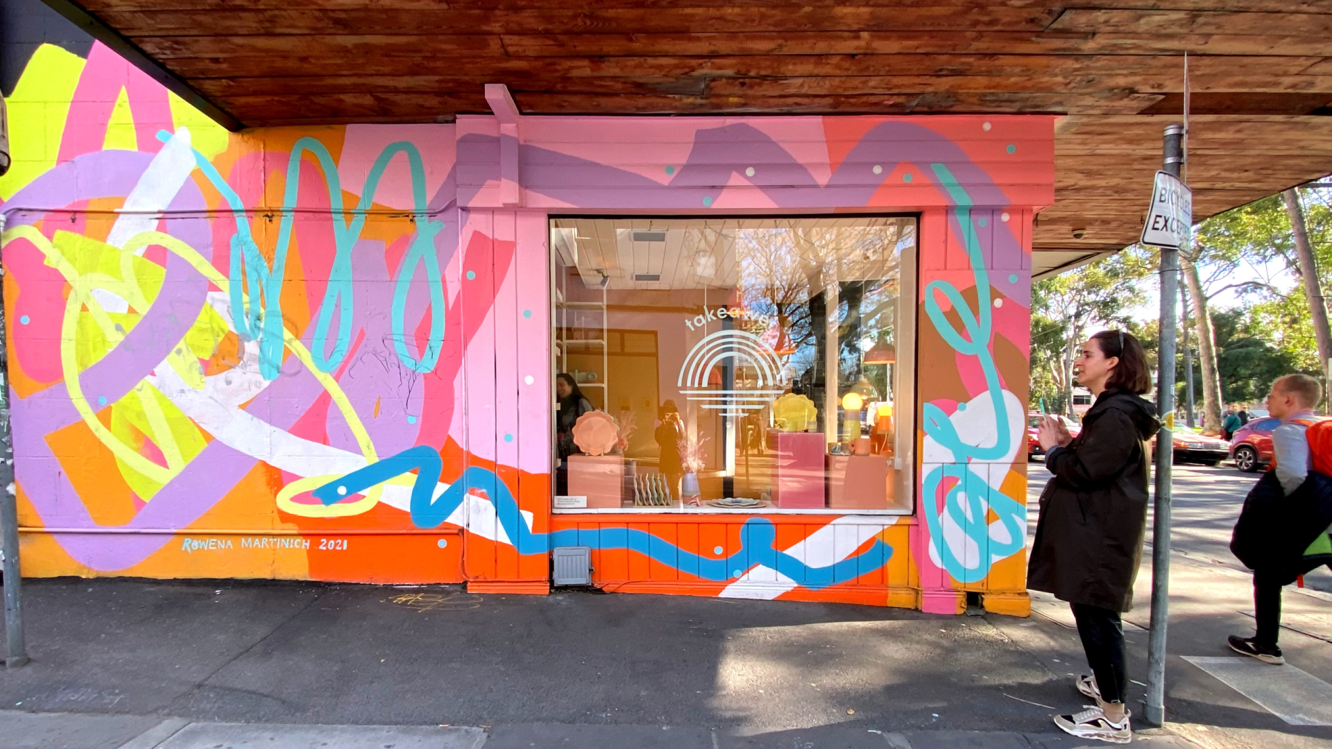 Brand experience in public space, mural by Rowena Martinich